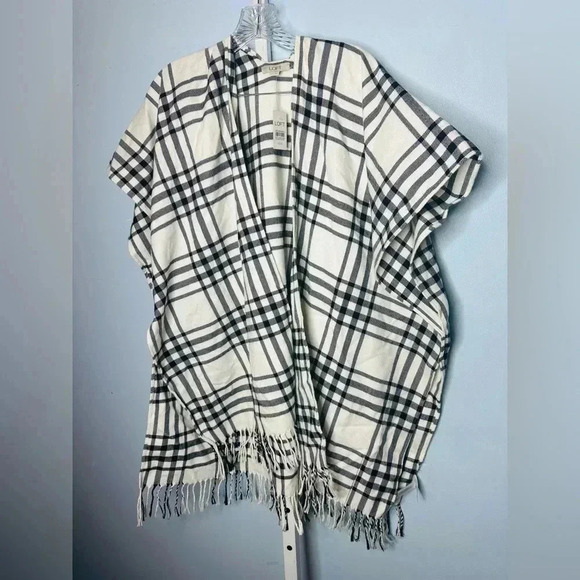NWT Womens Ann Taylor LOFT White/Black Plaid Poncho Fringe Wrap XS/S Fit… - Picture 2 of 7